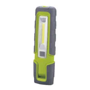 En Handlampa 400 lumen med en grå och grön gummerad utsida, med en stor rektangulär ljuspanel och en av/på-knapp under den.