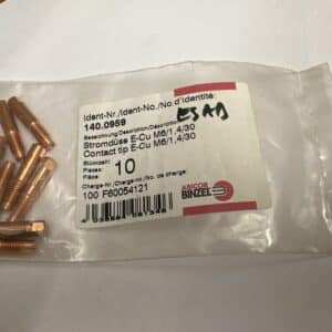 En plastpåse innehållande flera Kontaktrör ESAB M6, 1,4 MM med en etikett som visar produktdetaljer och en handskriven "SAM.