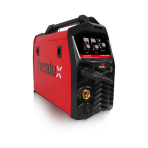 En röd och svart svetsmaskin märkt "Headux 218 XP bärbar Puls-MIG", med kontrollrattar, ett handtag på toppen och olika anslutningsportar.