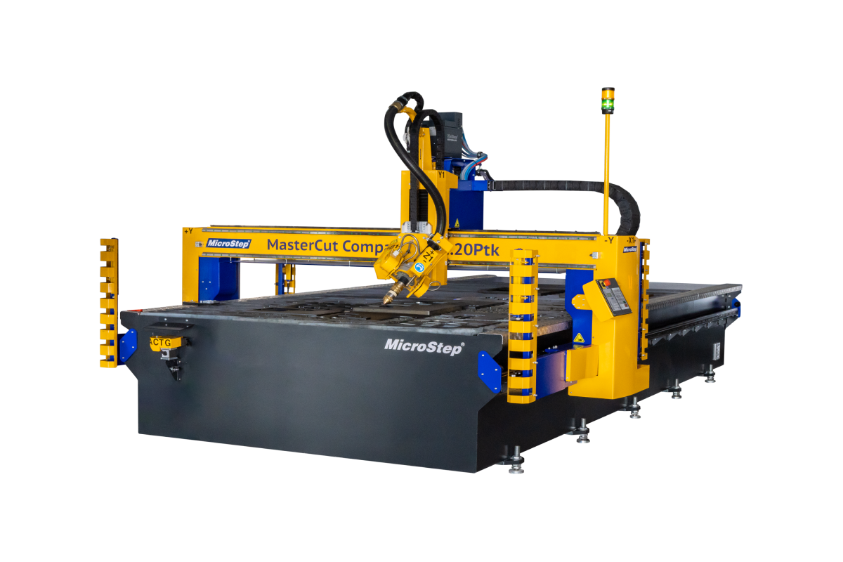 En stor industriell CNC-maskin märkt "MicroStep" med gula och svarta komponenter designade för precisionsskärning.