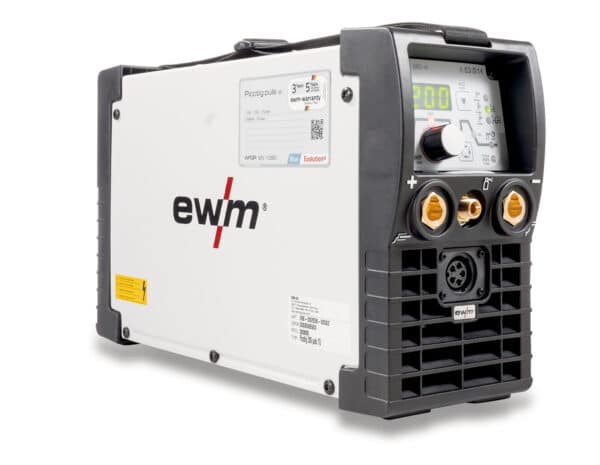 En vit och svart svetsmaskin med varumärket "EWM TIG-svets Picotig 200 Puls 5P Strömkälla" på sidan, en digital display och flera manöverrattar och portar på framsidan.