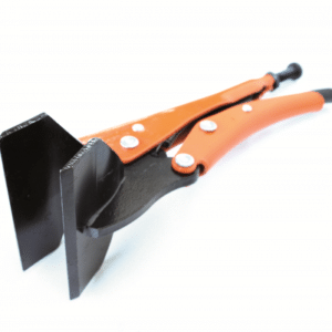 Ett plåtlåsverktyg med orange handtag med ett svart fyrkantigt klämhuvud, designat för att greppa och forma plåtar, är GRIP-ON Plåtklämma 0-55 MM.