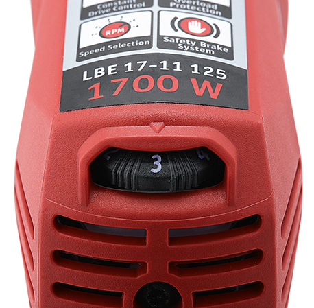 Närbild av ett rött elverktyg som visar fronten med ventilationsslitsar, en märkt urtavla inställd på 3, och specifikationer med "1700 W" och "FLEX 1700 watt vinkelslipmaskin med varvtalsreglering och broms, 125 mm LBE 17-11 125".
