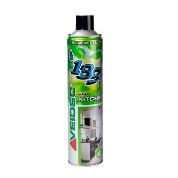 En burk Veidec Super Foam Clean Kitchen med grön och vit märkning, med en bild av ett kök på den nedre delen av burken.